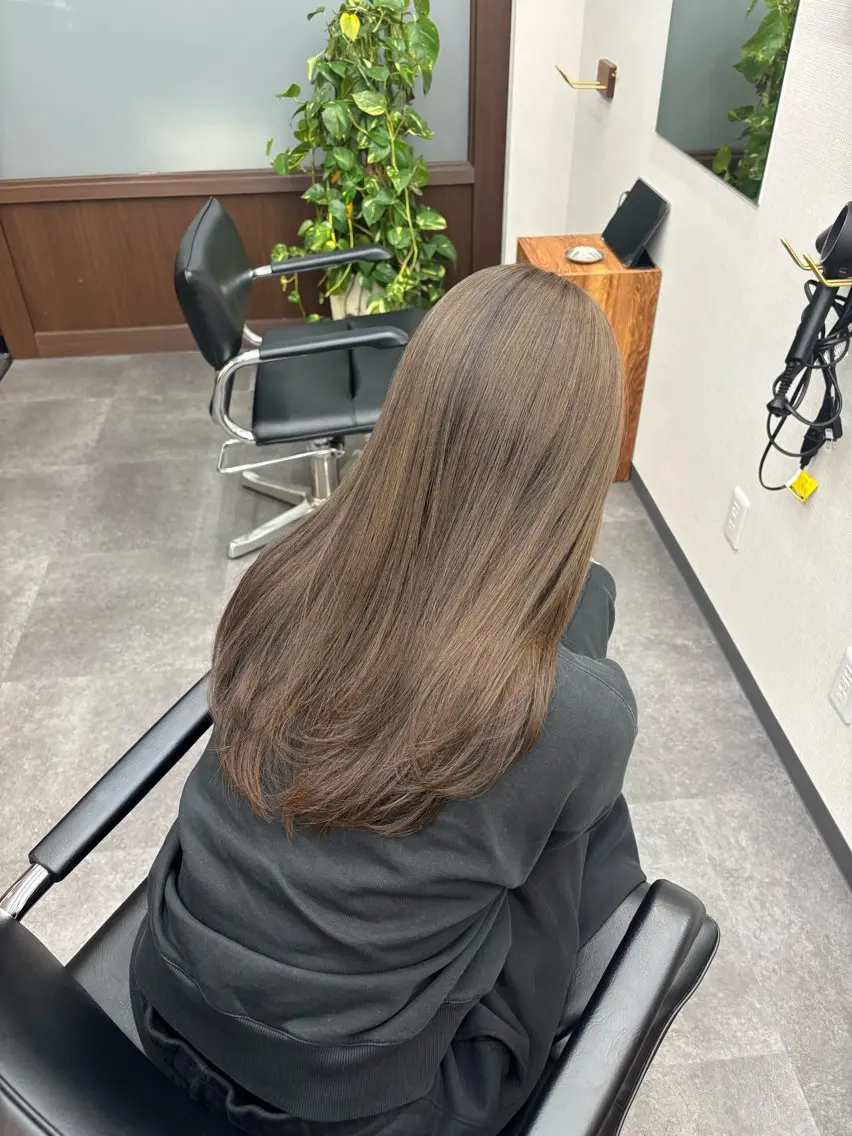 ロング カラー ヘアカラー トリートメント 大野 桃果のヘアスタイル