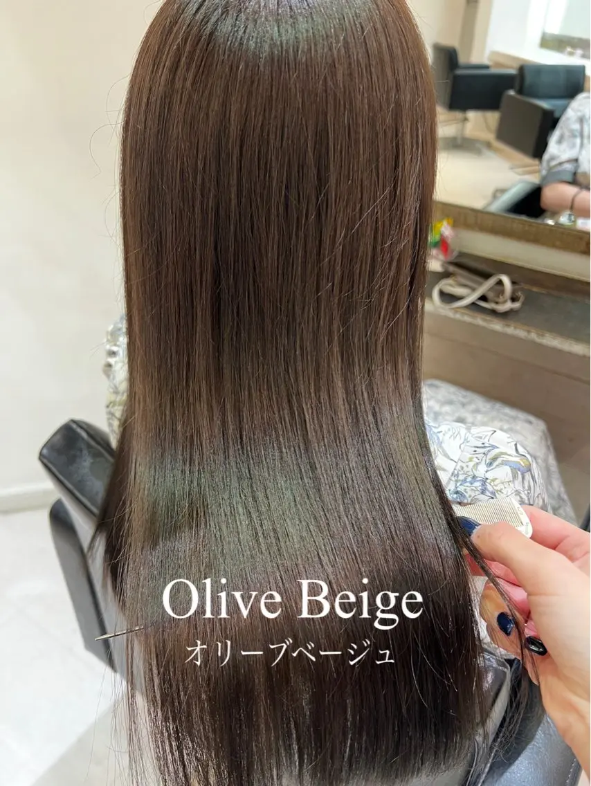 ロング 🤎艶感ベージュ/ ミルクティー🤎のヘアスタイル