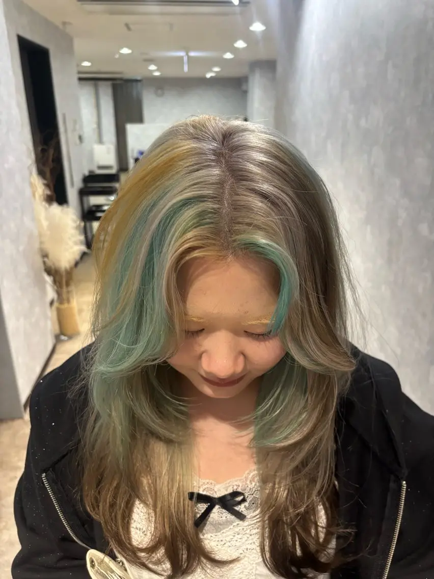 ロング カラー カット ヘアカラー トリートメント 🌐NATSUMI 🌐【寒色カラー】のヘアスタイル