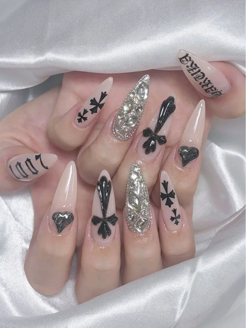 ネイル ハンドネイル LEELA NAIL STUDIOのネイルデザイン