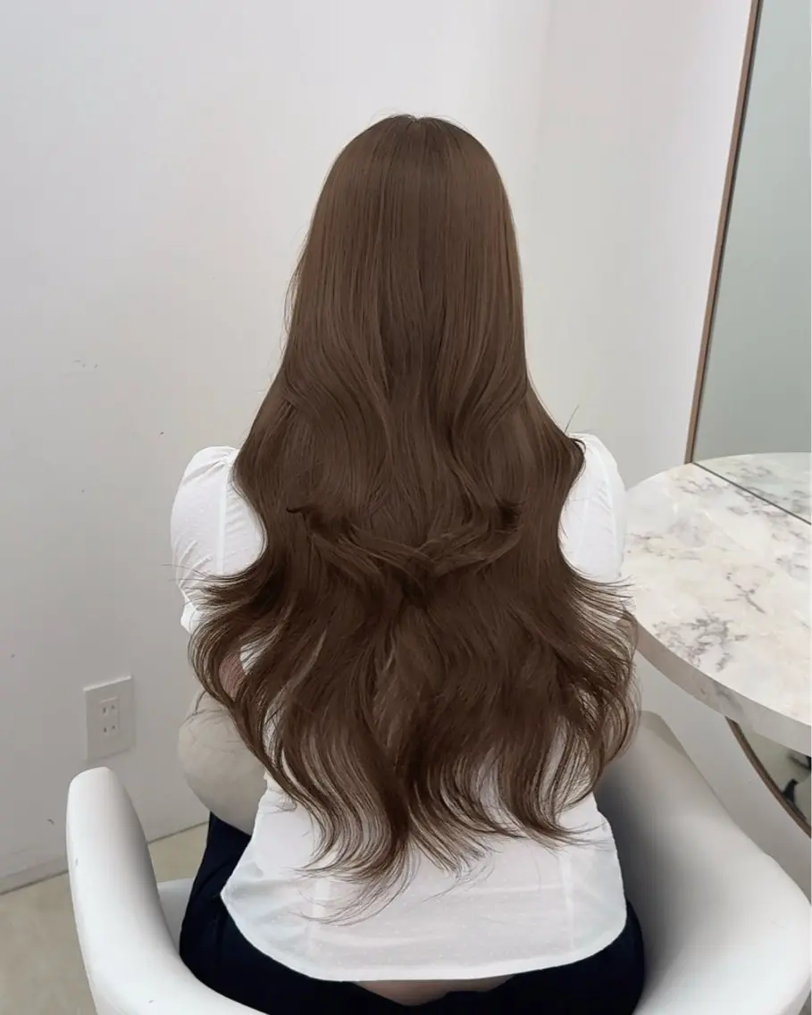 ロング カラー miyuu/ベージュ ブリーチなしWカラーのヘアスタイル
