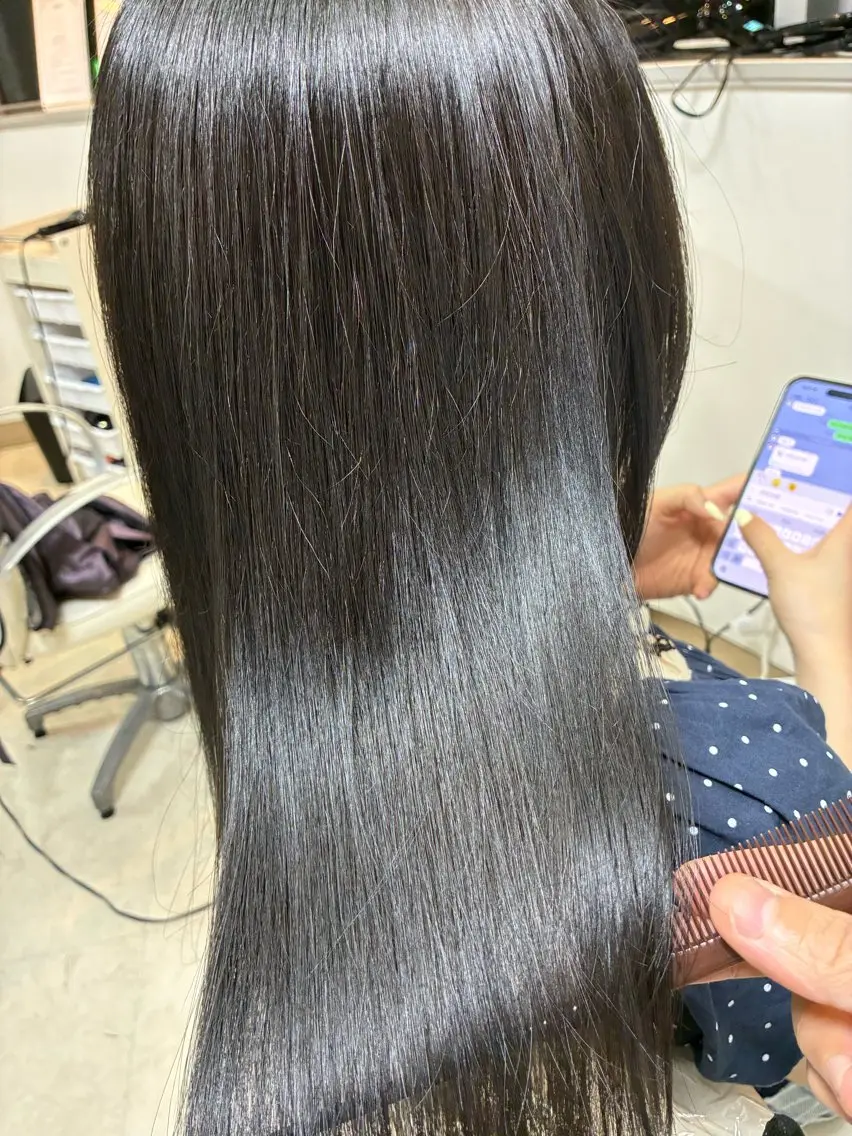 ロング カラー 透明感カラー グレージュ 韓国風ヘア ヒカ ルのヘアスタイル