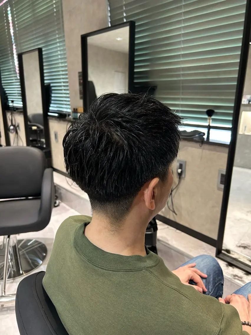 ショート メンズ 刈り上げ カット 《.Xian》リク/ 艶カラー✨カット✂️のヘアスタイル