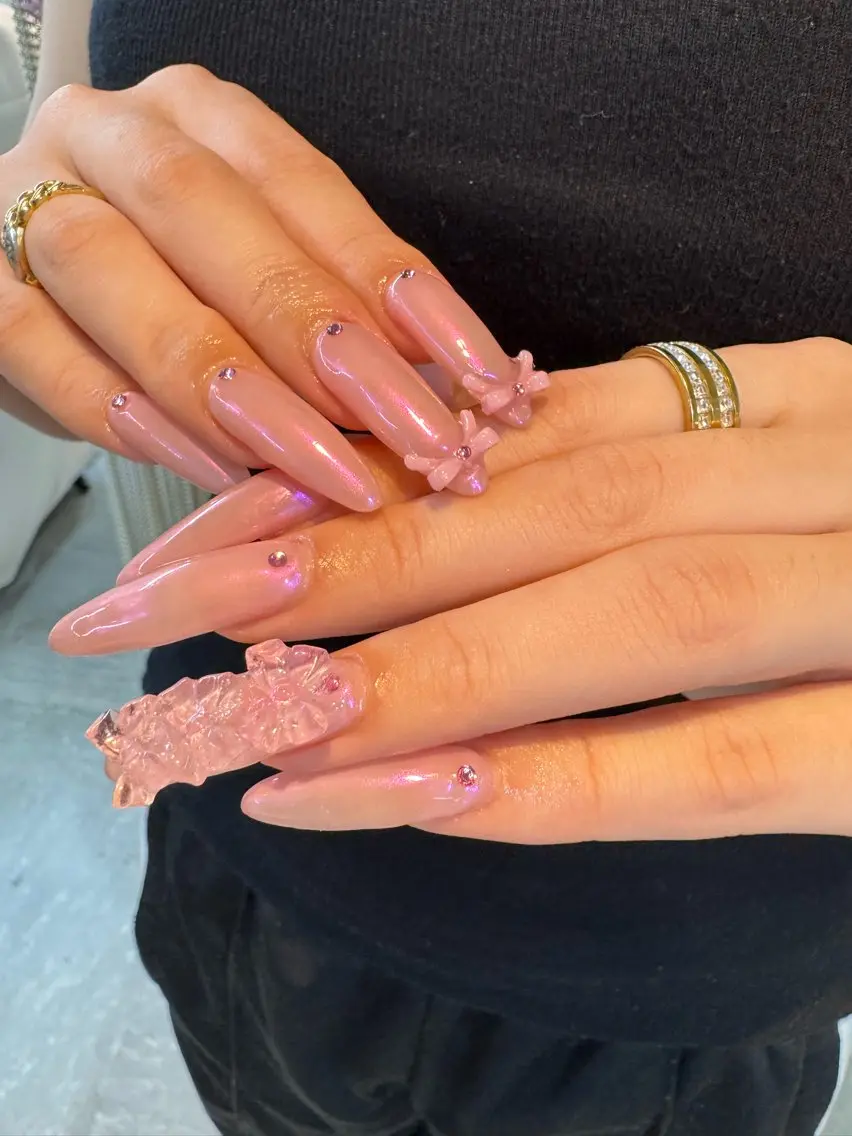 ネイル ハンドネイル GLOW MIUのネイルデザイン
