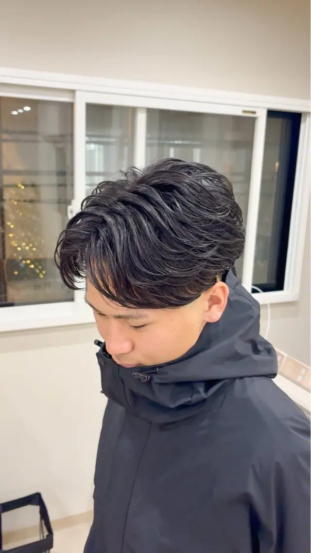 ミディアム パーマ メンズ ミディアムパーマ センターパート メンズパーマ 学生（メンズ向け） 学生 年間指名数1000↑ 🔥メンズ特化/武蔵のヘアスタイル