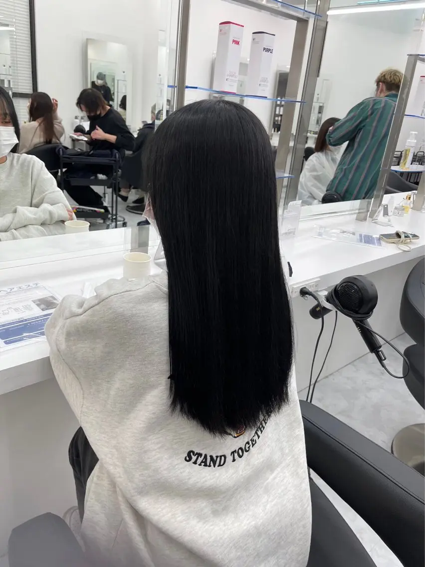 ロング カラー ヘアアレンジ 🪞official THREE 横浜🎀のヘアスタイル