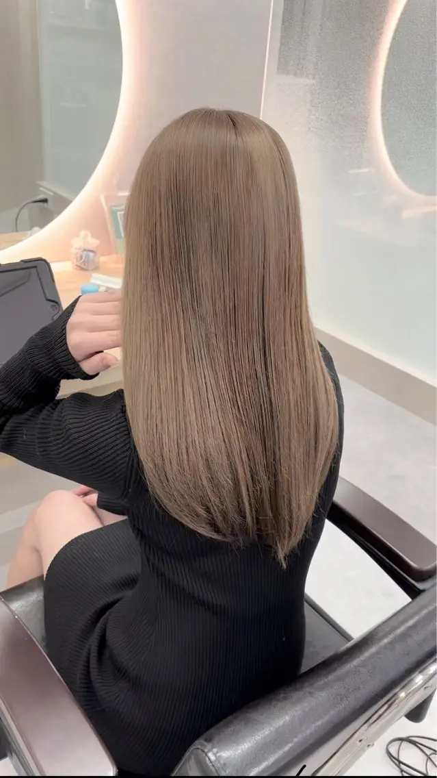 カラー アディクシーカラー ベージュカラー 髪質改善 ヘアカラー トリートメント LOCO Aikaの眉毛・アイブロウイメージ