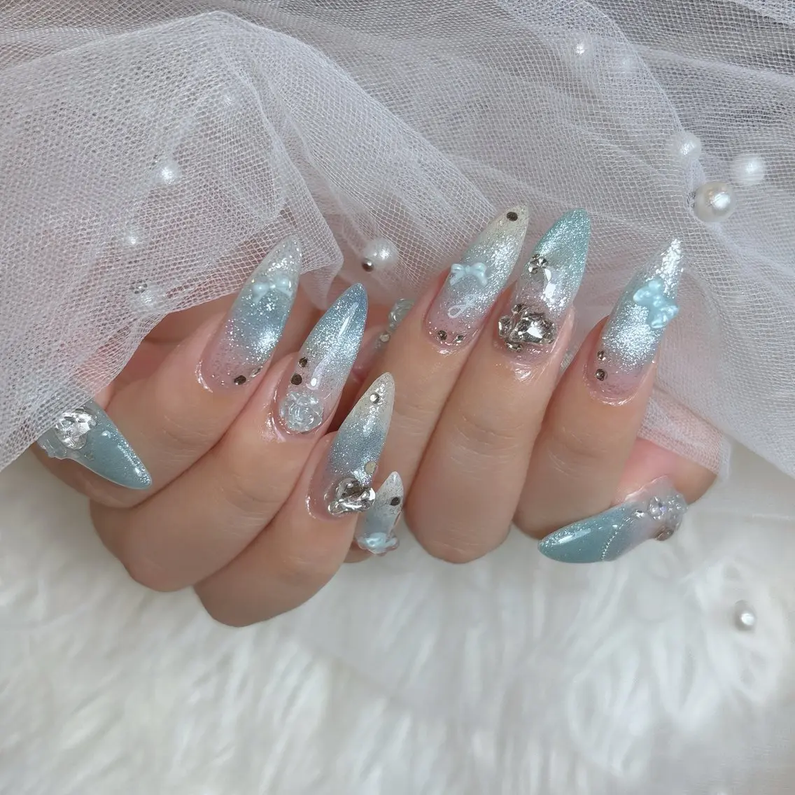 ネイル オーロラネイル ブルー 氷ネイル・うるうるネイル 韓国ネイル ラメ(グリッター) Sora NAILのネイルデザイン