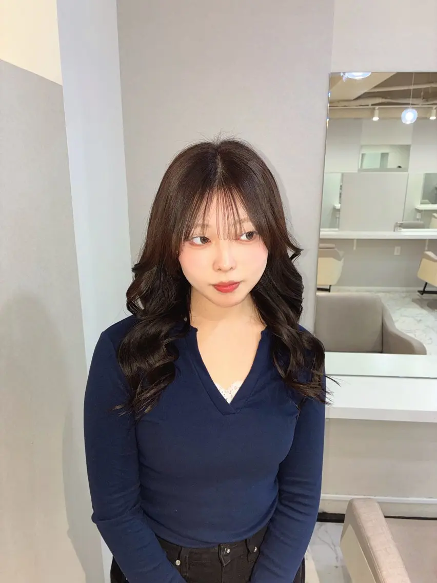 カラー 透明感カラー ハナダ メイのヘアスタイル
