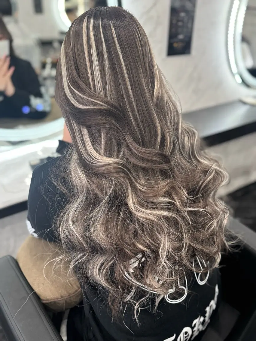 ロング ヘアカラー エクステ LOHAS Kanaのヘアスタイル