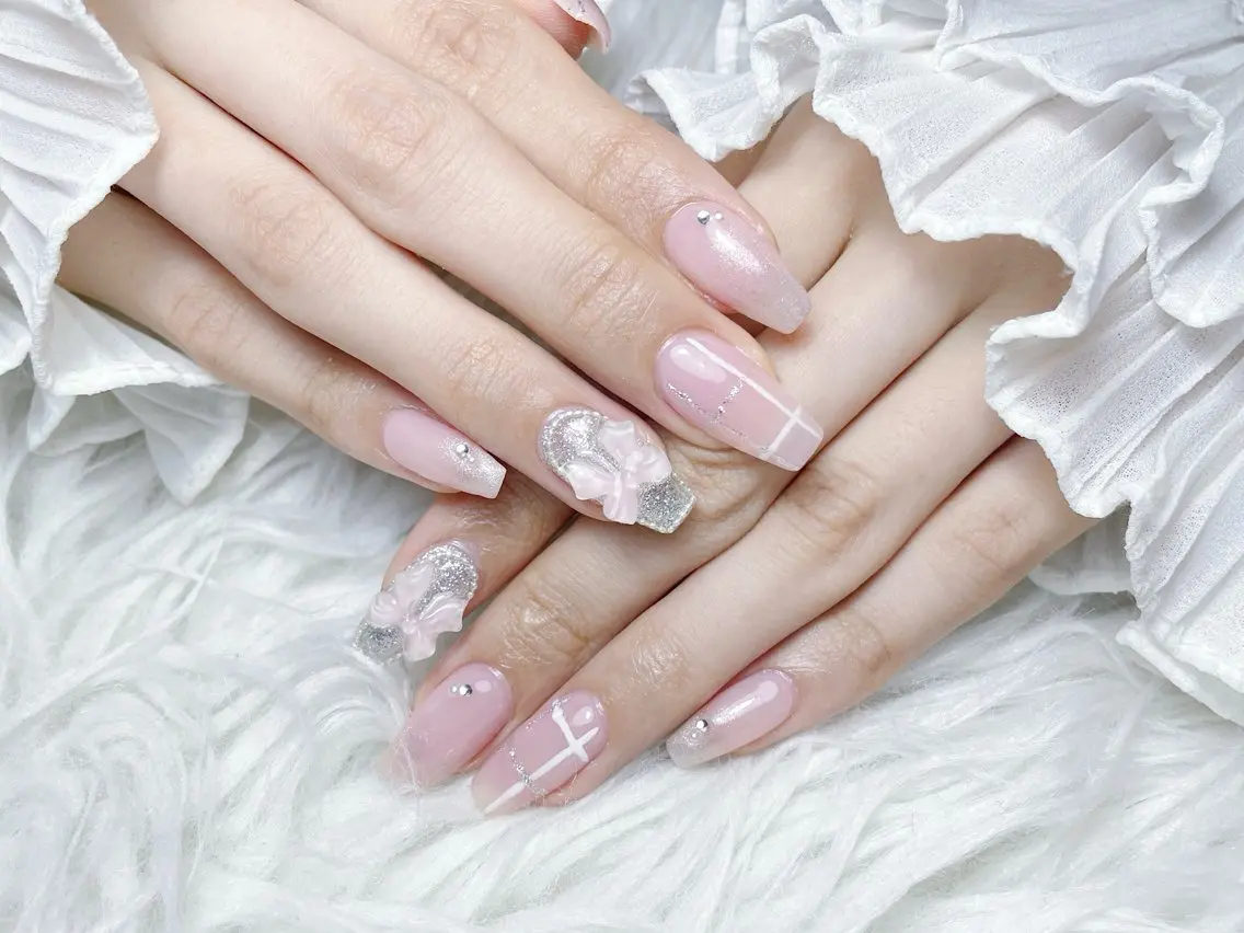 ネイル チークネイル 長さ出し フラワーネイル フレンチネイル ガーリー ハンドネイル ハンドケア NEW NAIL 池袋のネイルデザイン