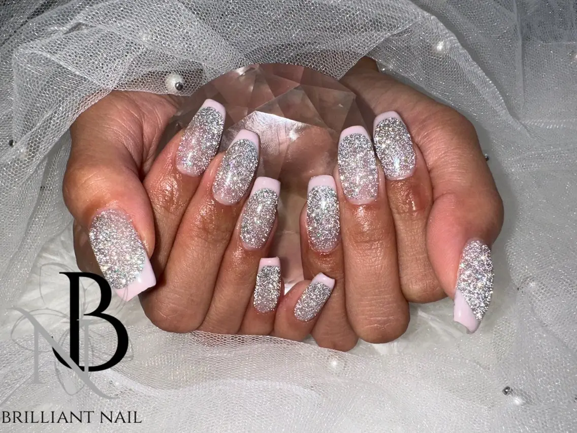 ネイル フラッシュネイル フレンチネイル ハンドネイル ハンドケア brilliant nail💎あやのネイルデザイン