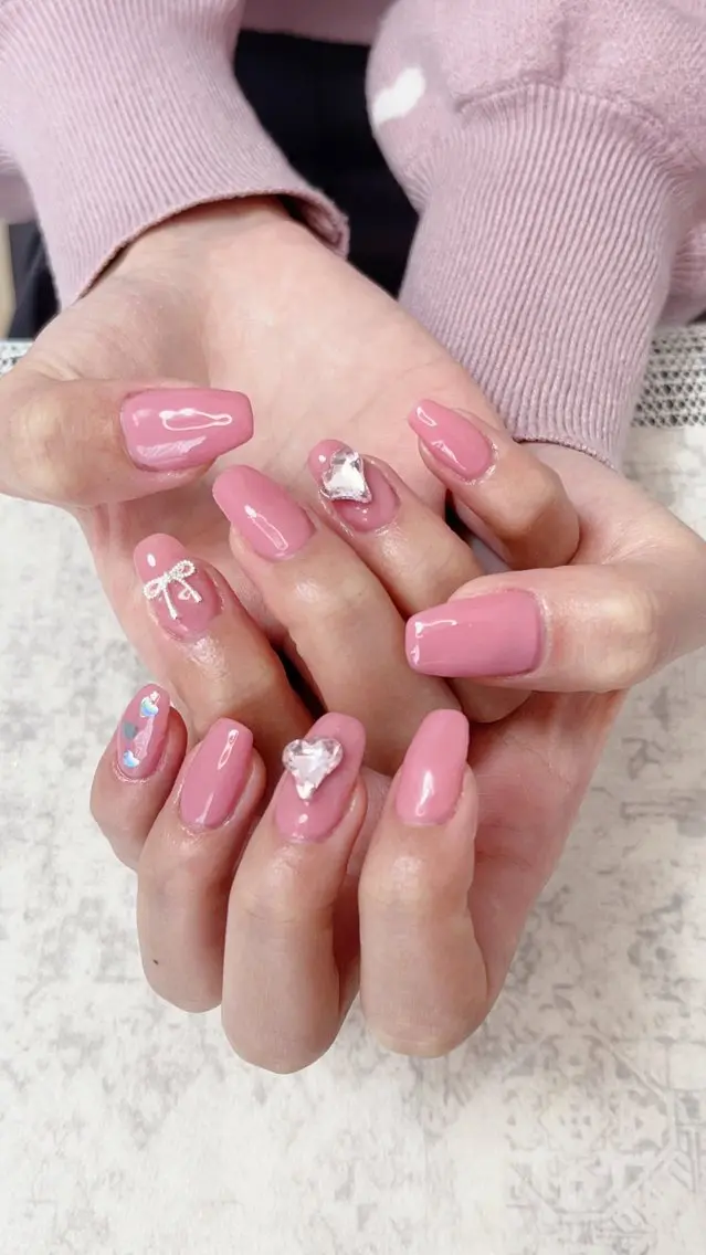 ネイル ハート ワンカラーネイル ストーンネイル Will nail salonのネイルデザイン