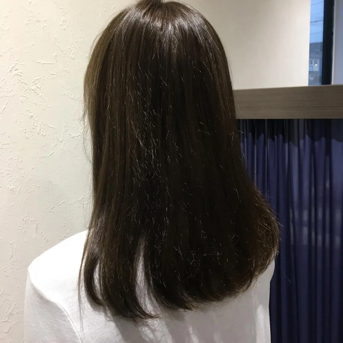 セミロング カラー グレージュ 川合 勇気のヘアスタイル