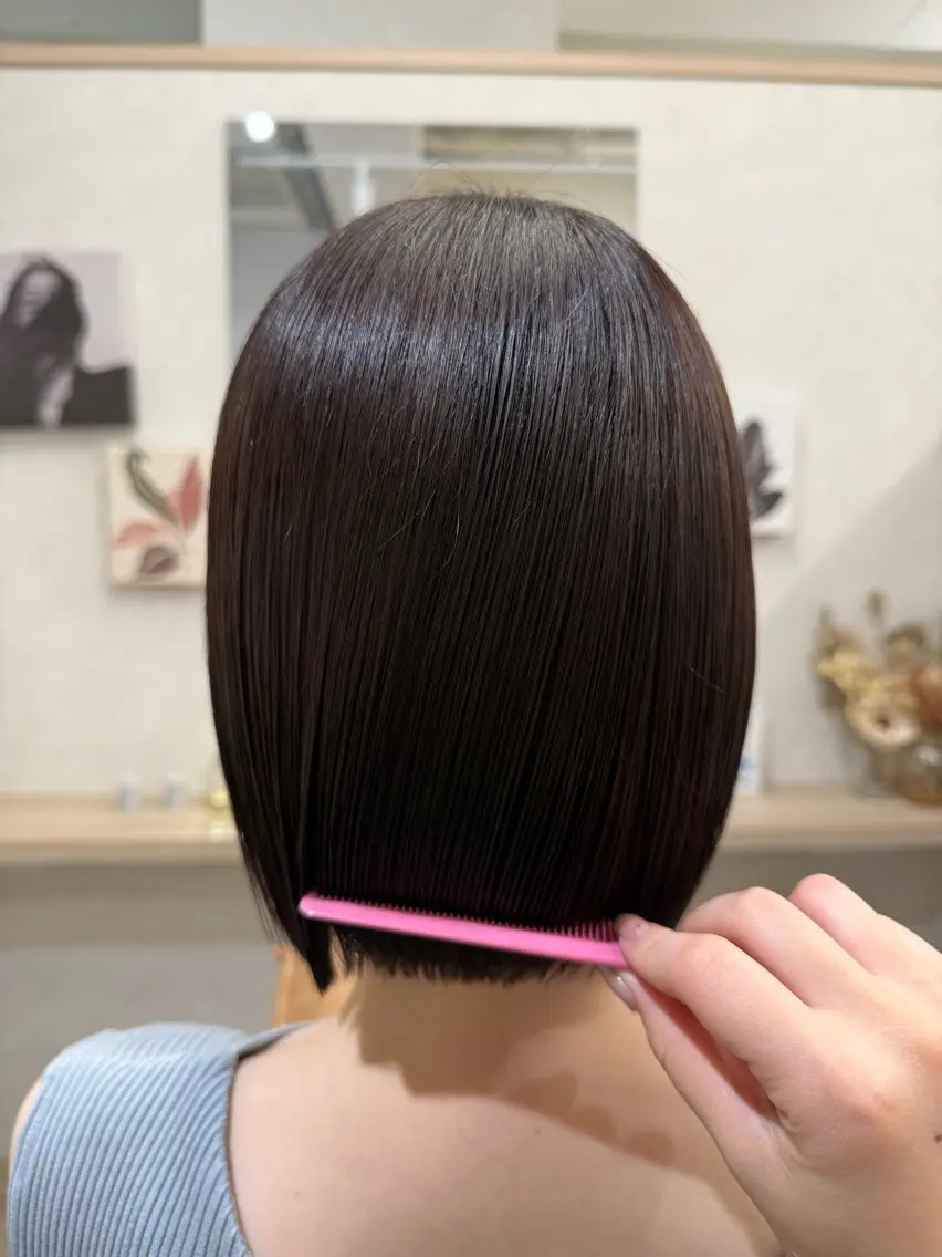 カラー 炭屋 波音のヘアスタイル