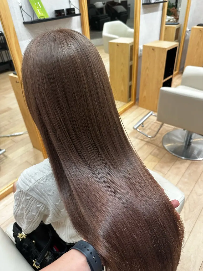 ミディアム カラー broocH 清水 駿【デザインカラー】のヘアスタイル