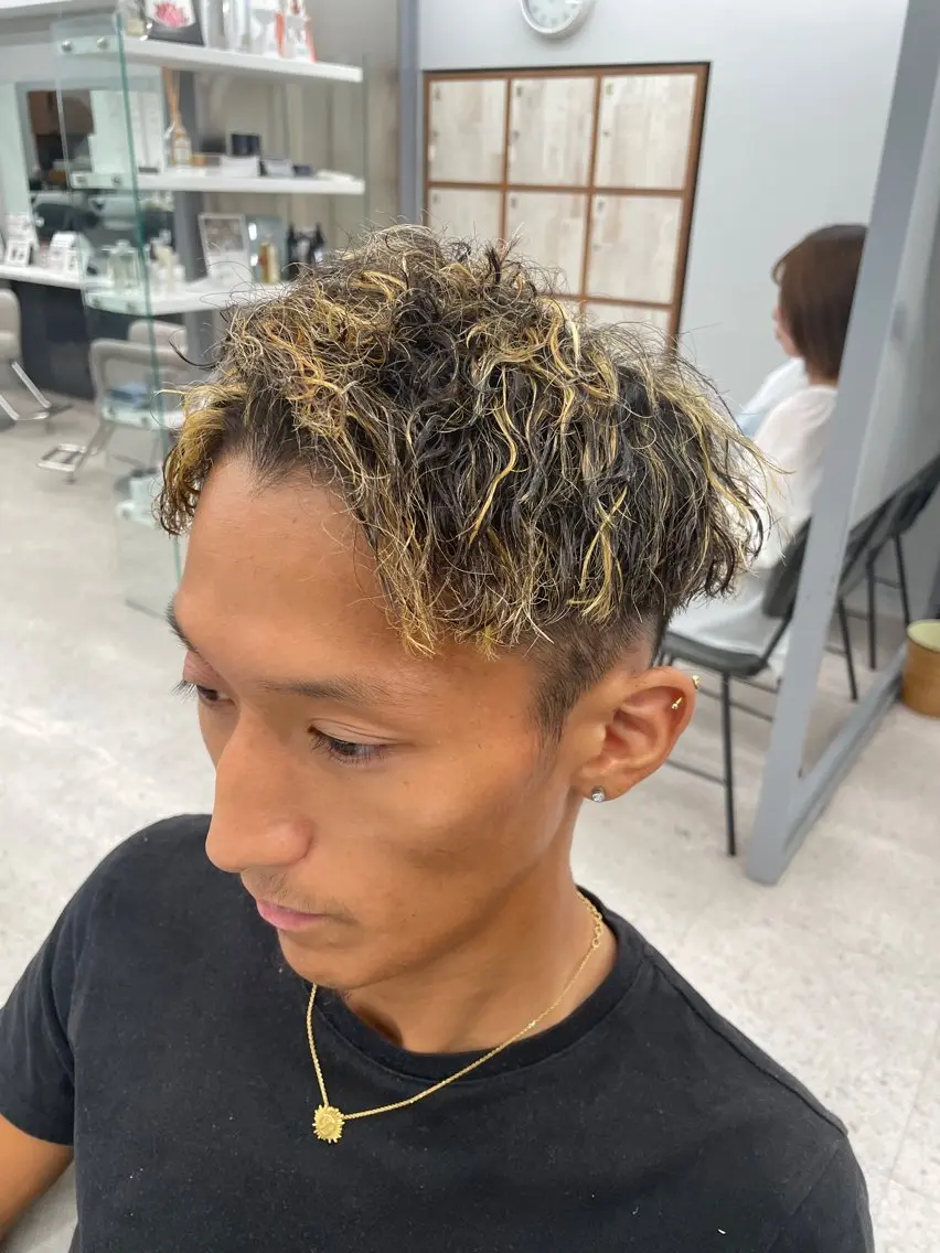 パーマ メンズ メンズスタイリスト✨ 助川龍哉のヘアスタイル