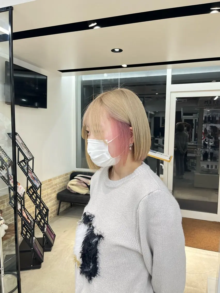 ショート カラー ベージュカラー ブリーチ ブロンド ケアブリーチ デザインカラー 【毎朝セット3分】 メンズパーマ　真人のヘアスタイル