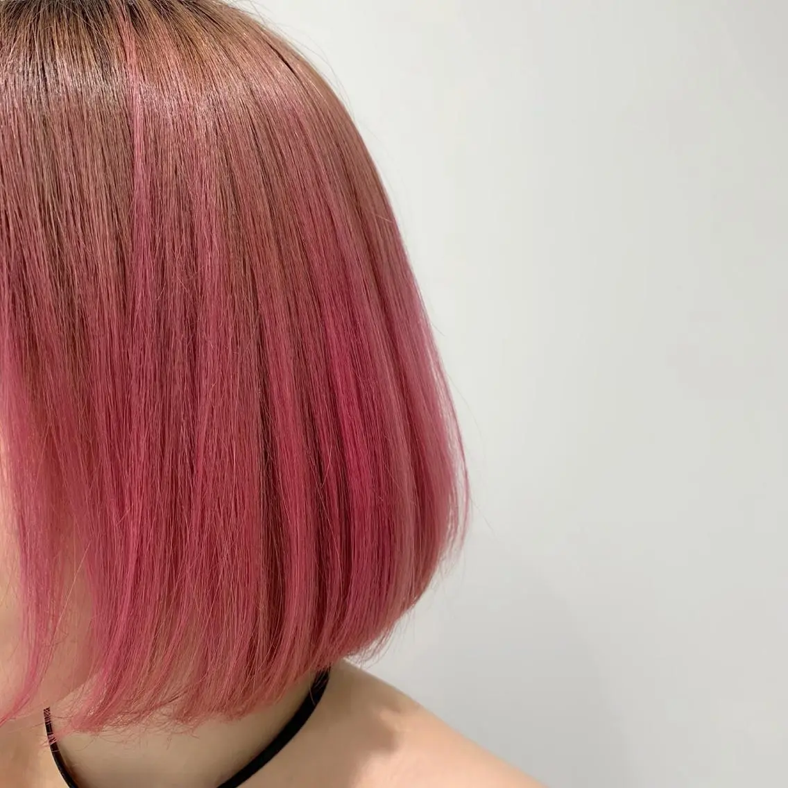 セミロング カラー ヘアアレンジ バレイヤージュ ブリーチ グラデーションカラー ピンクカラー レイヤーカット ヘアカラー トリートメント THE./ブリーチ 透感カラー/髪質改善のヘアスタイル
