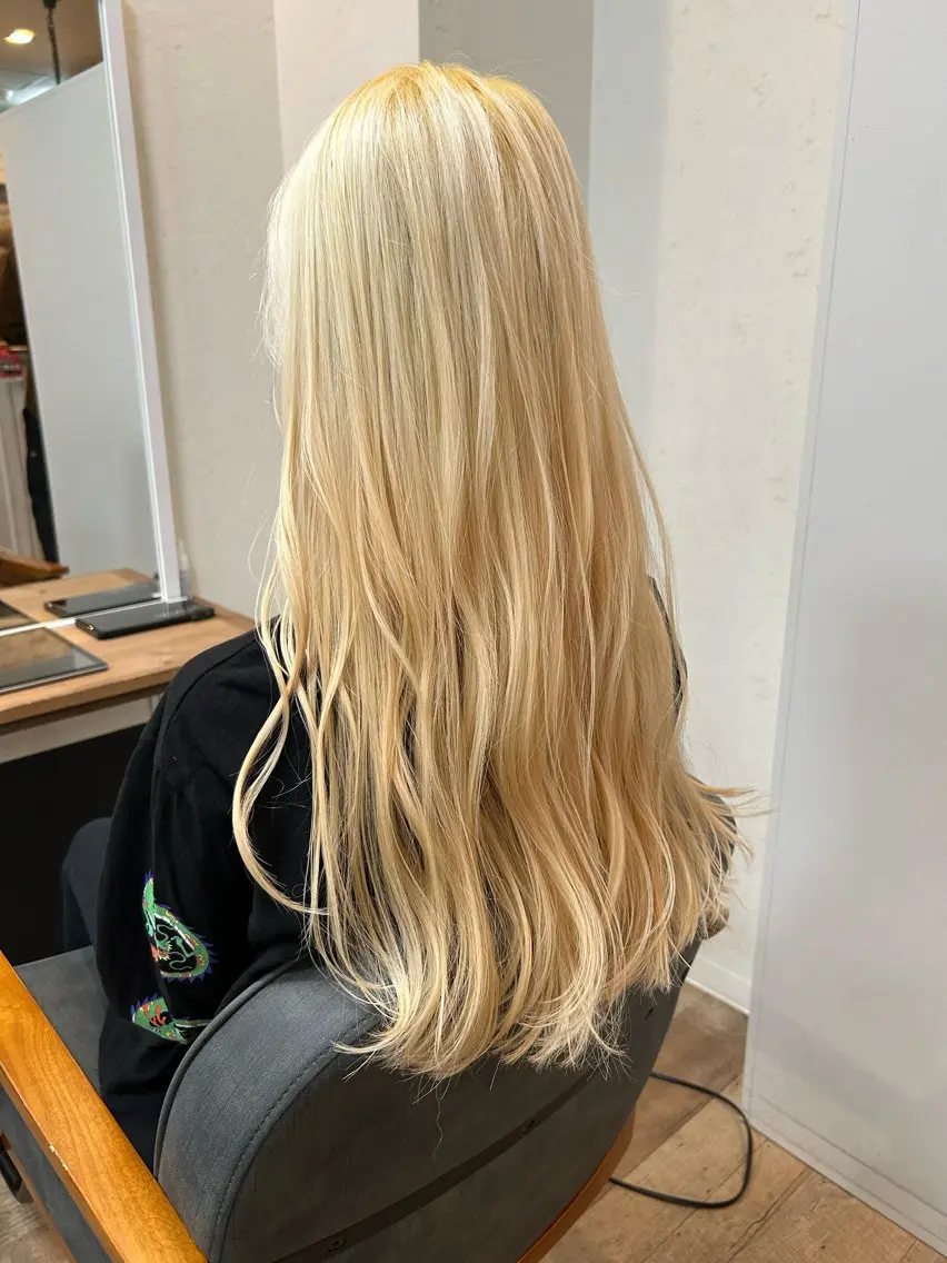 ロング TELA HAIR 岩槻 高梨のヘアスタイル