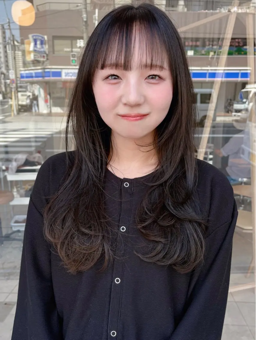ロング カラー レイヤーカット mayu🤍 透明感カラーのヘアスタイル