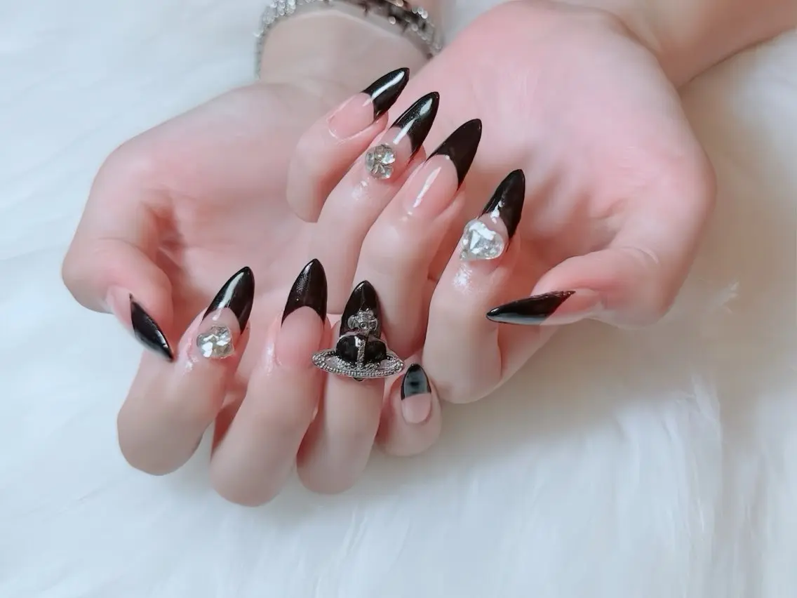ネイル チークネイル フレンチネイル ガラスフレンチ グラデーション キラキラネイル Rin Nail 新大久保店のネイルデザイン