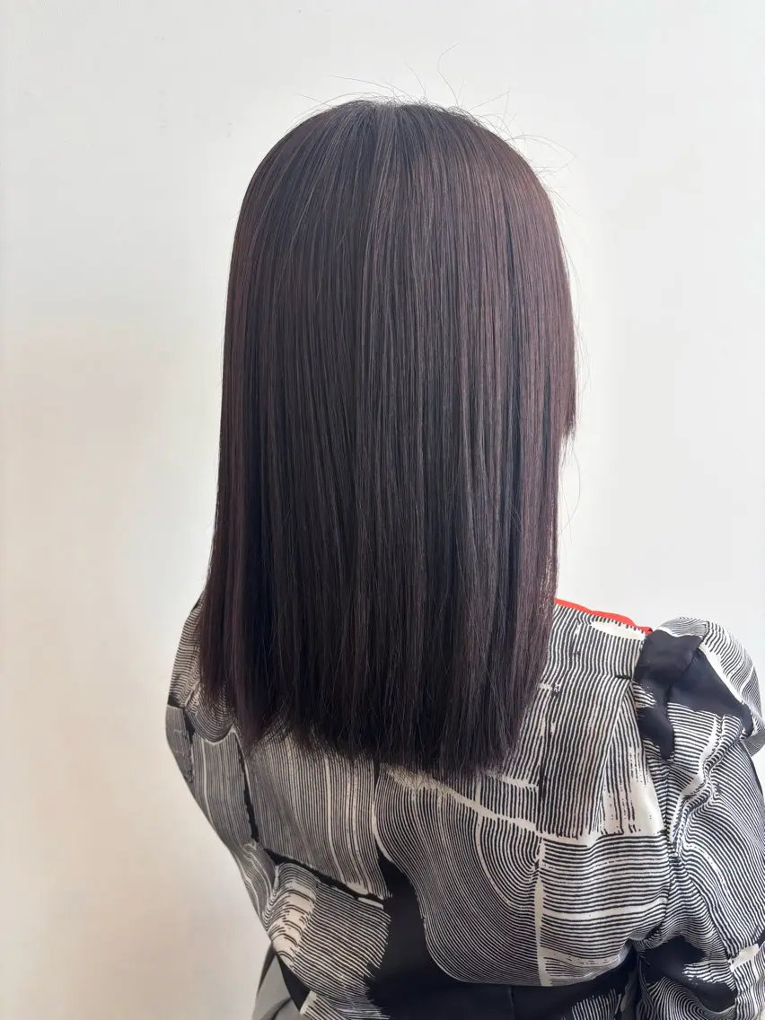 セミロング カラー 透明感カラー earth銀座 青山🩵のヘアスタイル