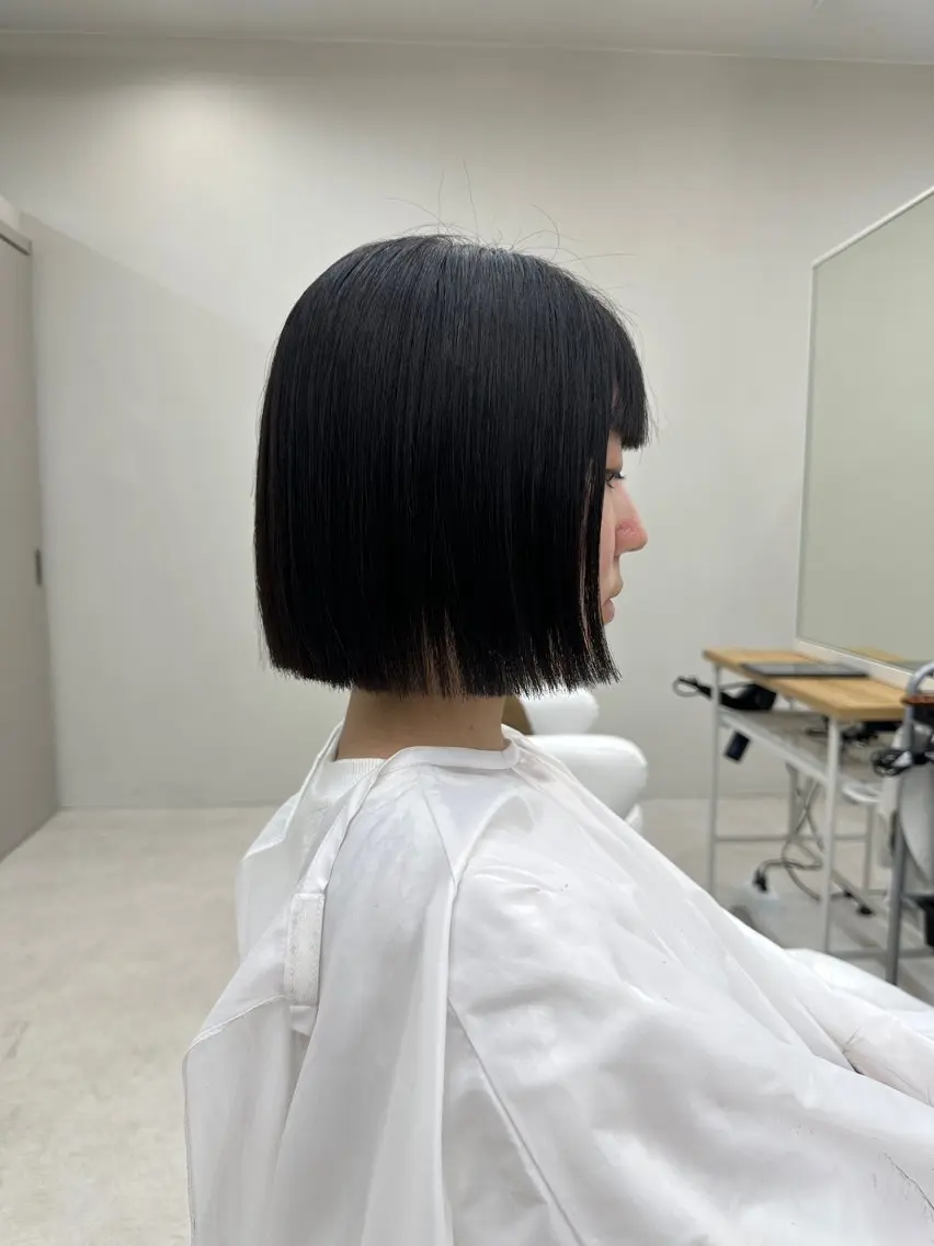 ショート ボブ 丸山 心 / 艶カラーのヘアスタイル