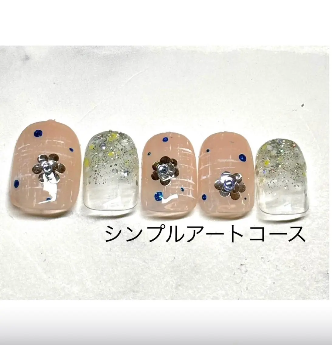 ミディアム ハンドネイル ネイルサロン Bliss（ブリス）のネイルデザイン