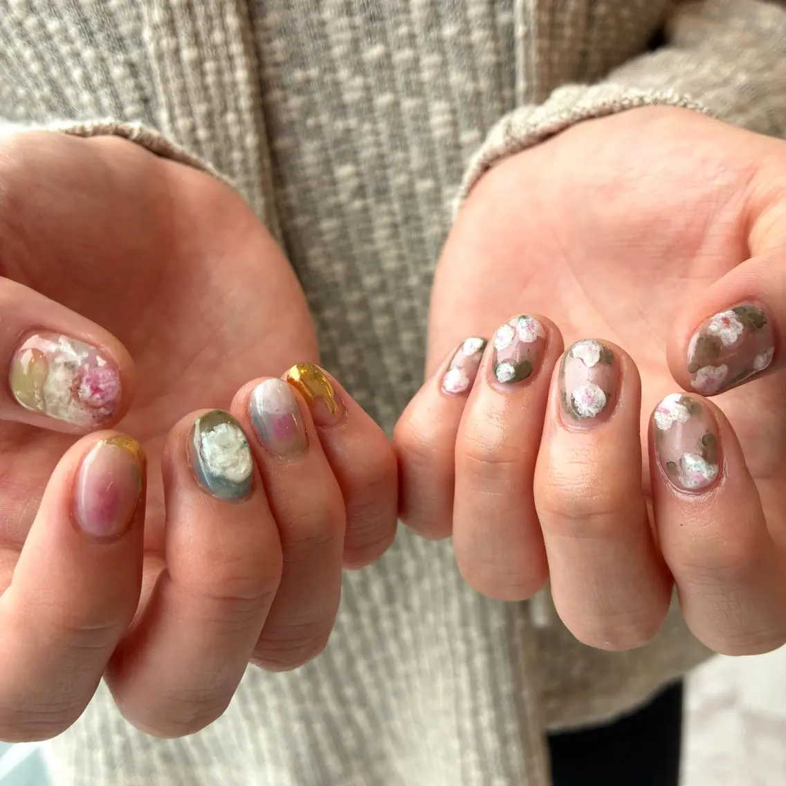 【Hand】ご新規様他店ソフトジェルオフ込み🫐絵画風デザイン10本アート🖼️の写真