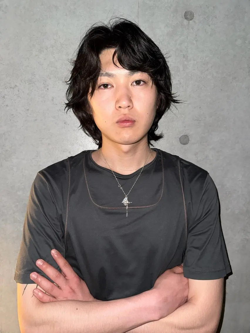 ミディアム パーマ メンズ ミディアムパーマ メンズパーマ ニュアンスパーマ カット パーマ 神田橋 翔太郎のヘアスタイル