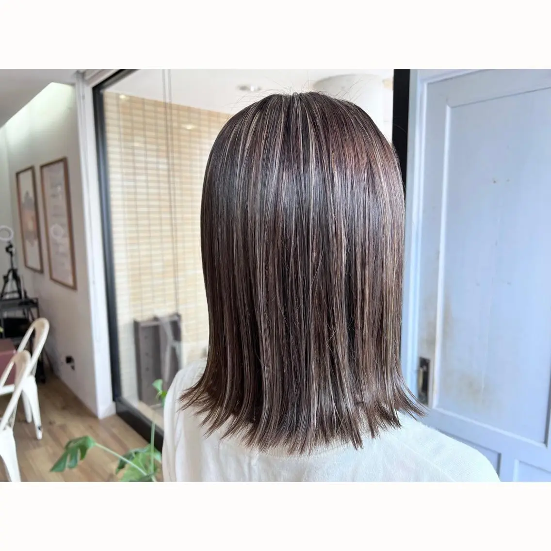 ミディアム カラー グレージュ ハイライトカラー ハイライト ヘアカラー トリートメント ツキダテ ユイのヘアスタイル