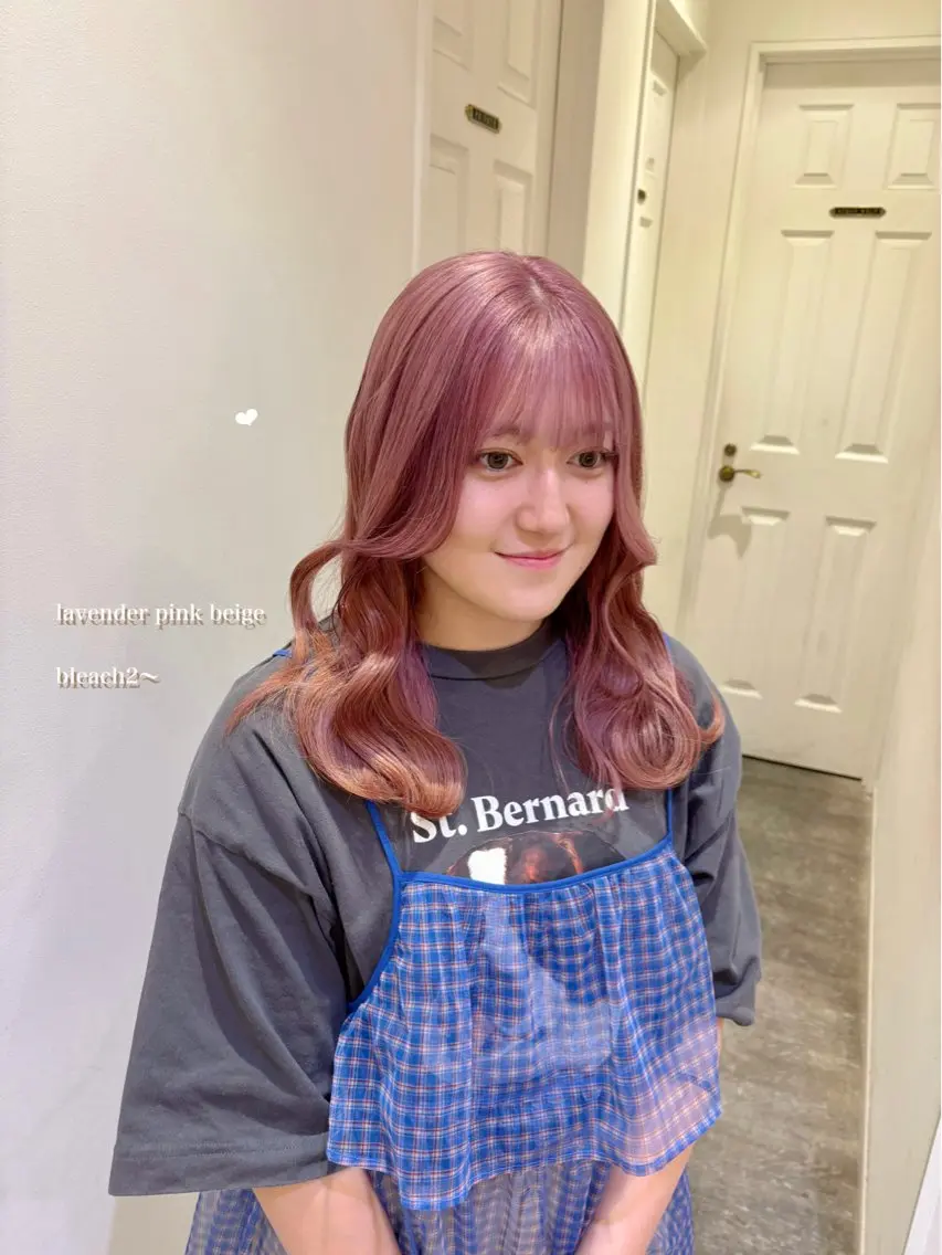 ミディアム カラー ベージュカラー ブリーチ ピンクカラー ピンクベージュ ヘアカラー シールエクステ横浜 🐏☁️miminaのヘアスタイル