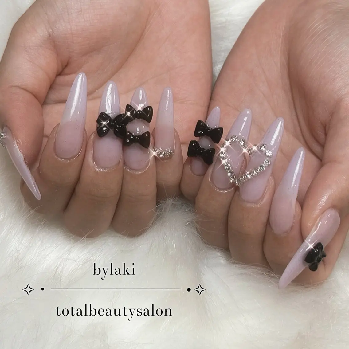ネイル シンプルネイル ハンドネイル bylaki🌈 RENAのネイルデザイン