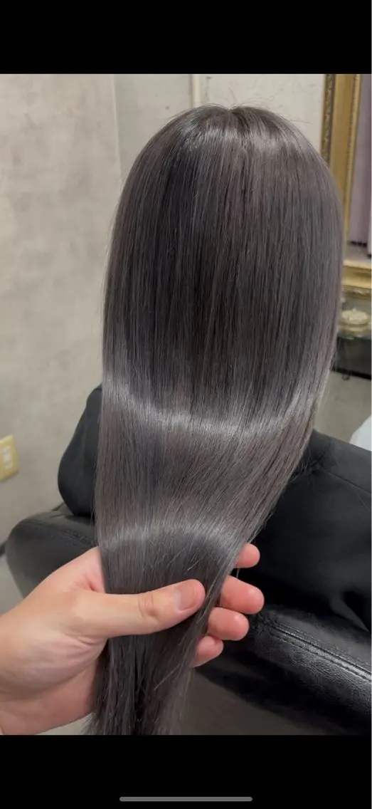 ロング 縮毛矯正 🫧透明感🫧ツヤ感 ✨️カラー特化のヘアスタイル