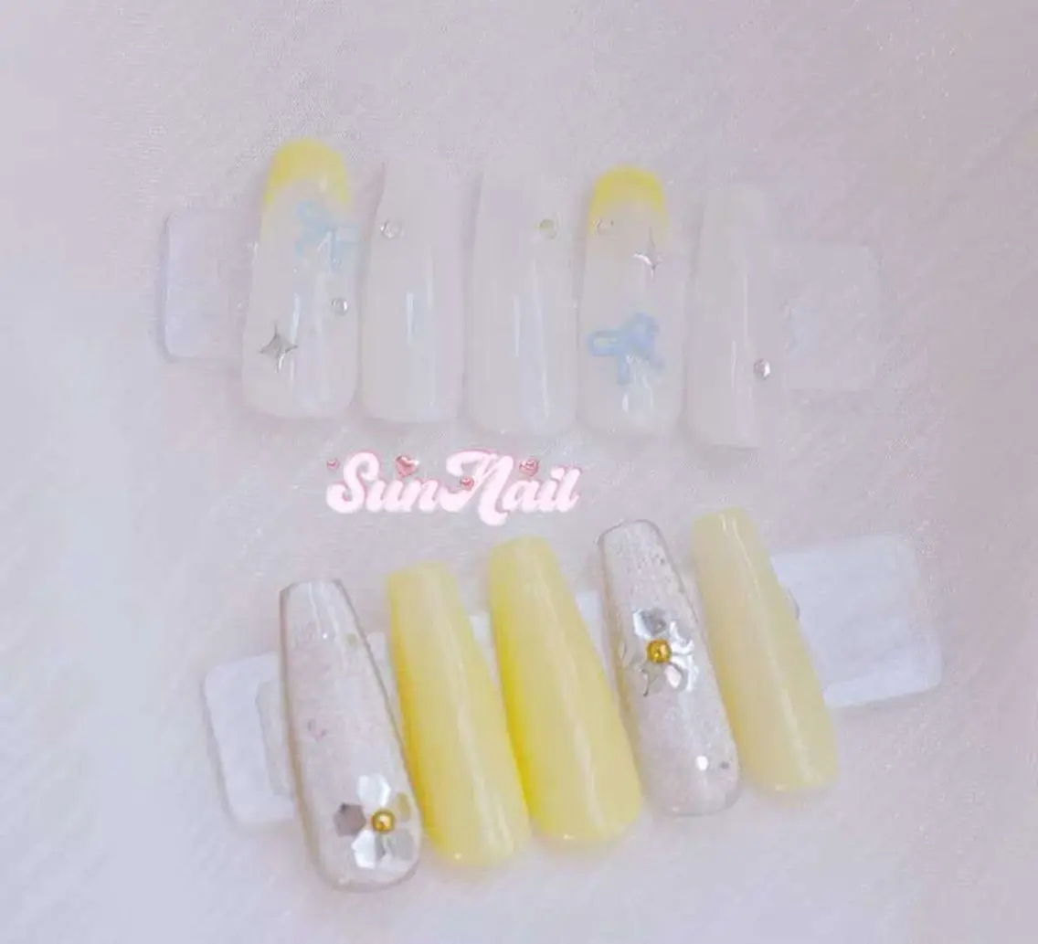 ネイル チークネイル 長さ出し フラワーネイル フレンチネイル ガーリー SunNail池袋駅 ワンホンネイルのネイルデザイン