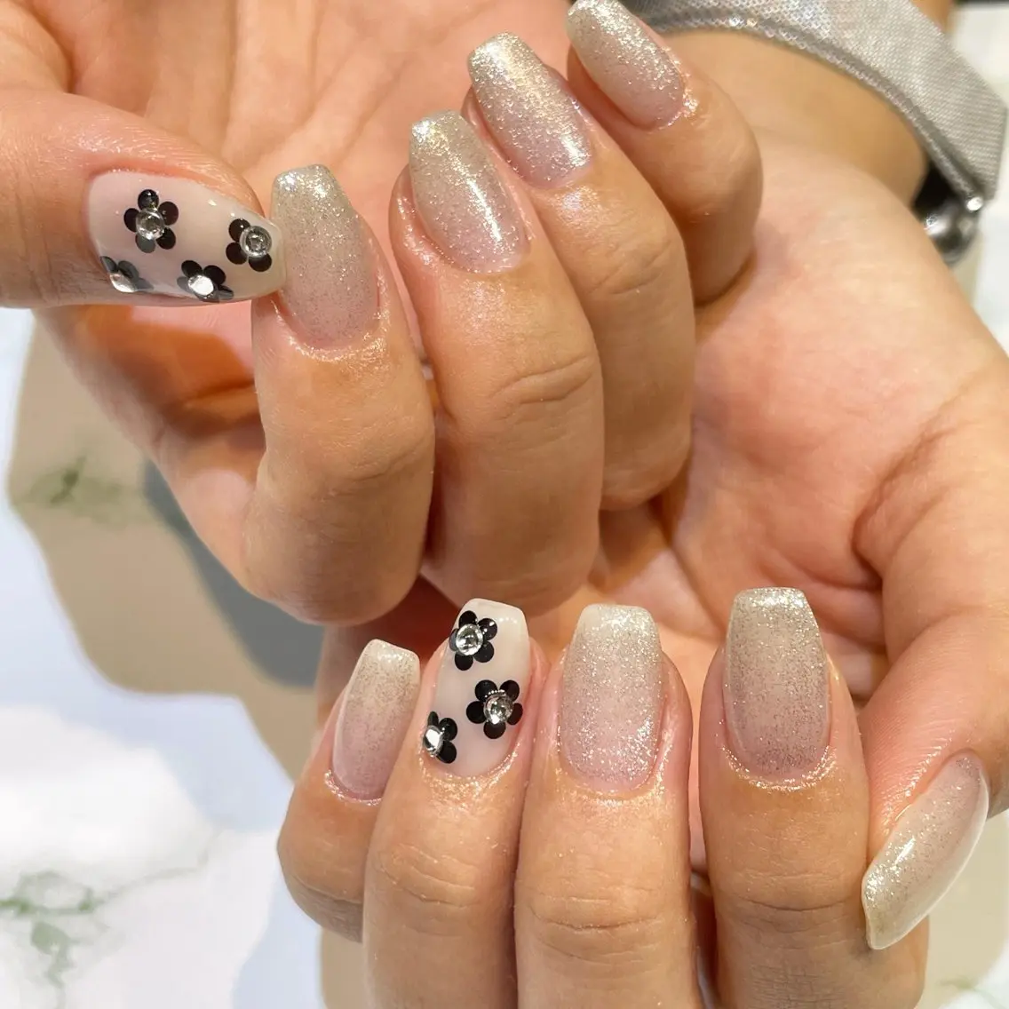ネイル マグネットネイル 糀屋 彩奈のネイルデザイン