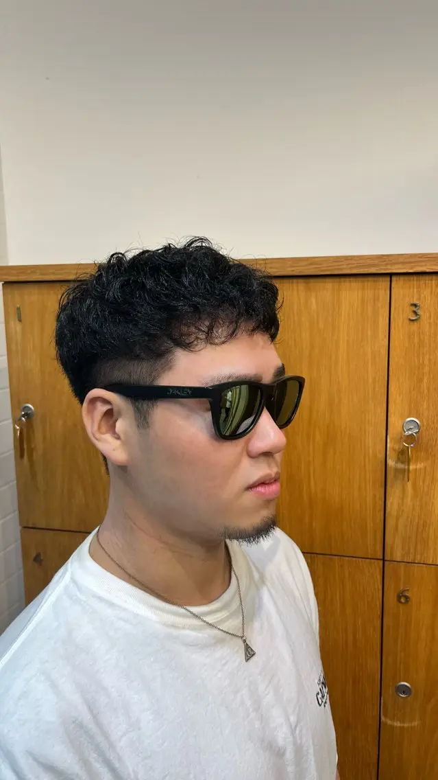 パーマ メンズ 岡野 豪のヘアスタイル