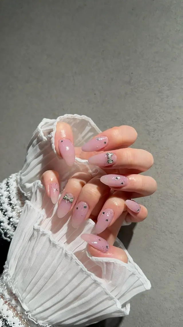 ネイル ハンドネイル I-nailロング /ワンホン/キラキラのネイルデザイン