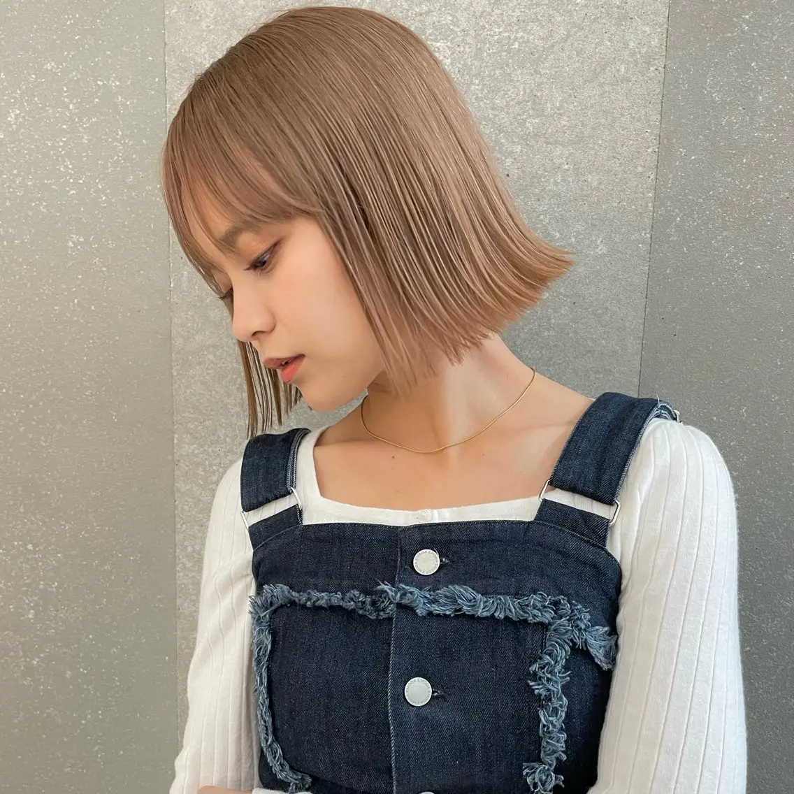 カット＋1回ブリーチ＋カラー＋トリートメントの写真