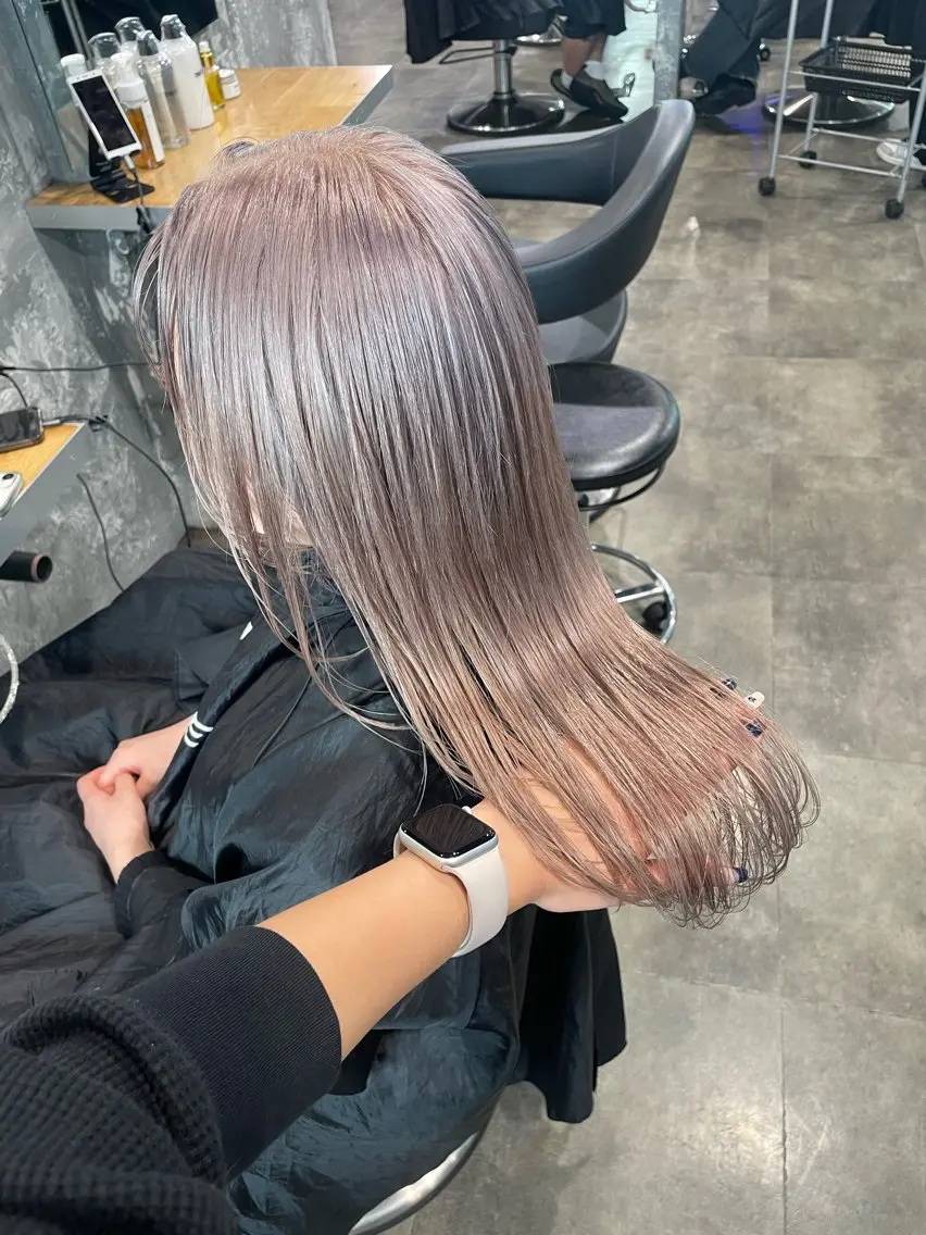 セミロング カラー ヘアカラー ハイトーン 横浜💞ミオのヘアスタイル