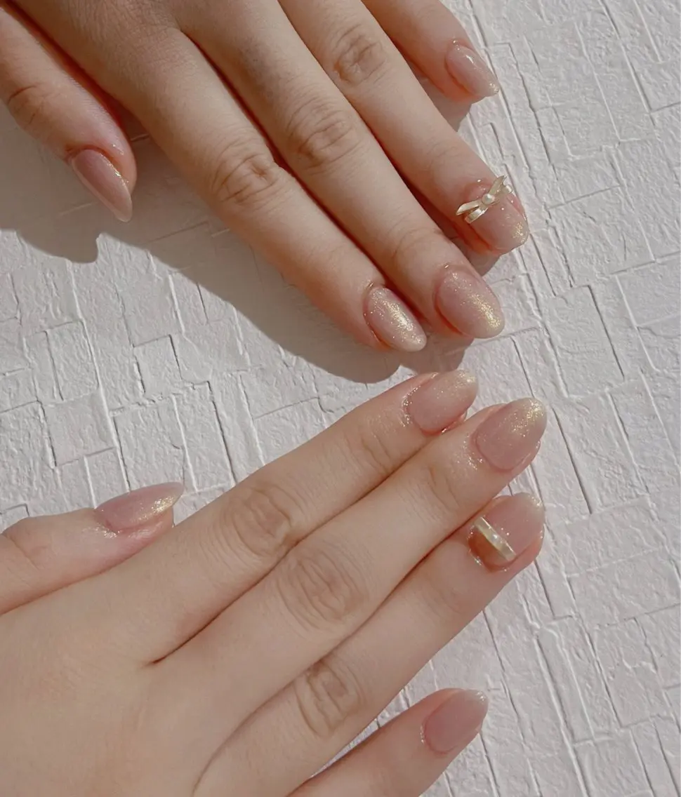 ネイル オーロラネイル 長さ出し フットネイル 韓国ネイル ラメ(グリッター) ハンドネイル 👍thumbs up nail👍のネイルデザイン