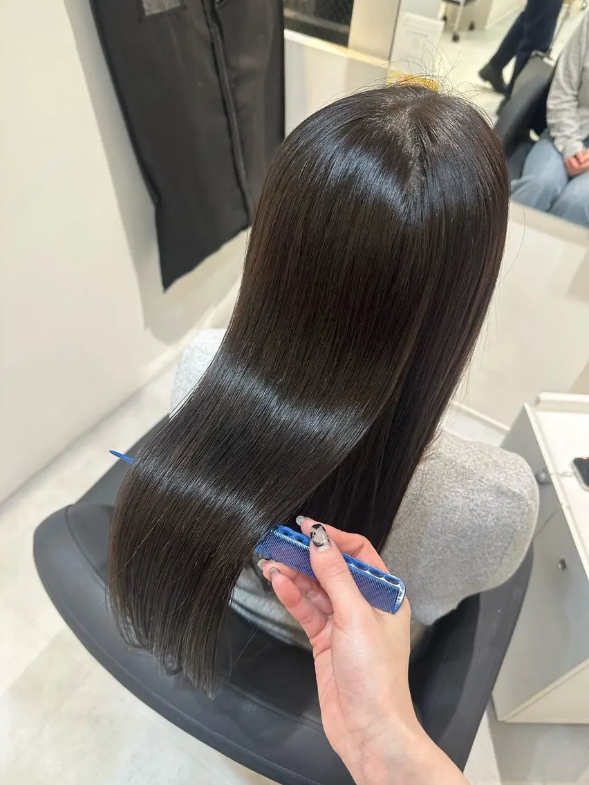 セミロング カット ヘアカラー トリートメント Emuest心斎橋 SAKIのヘアスタイル