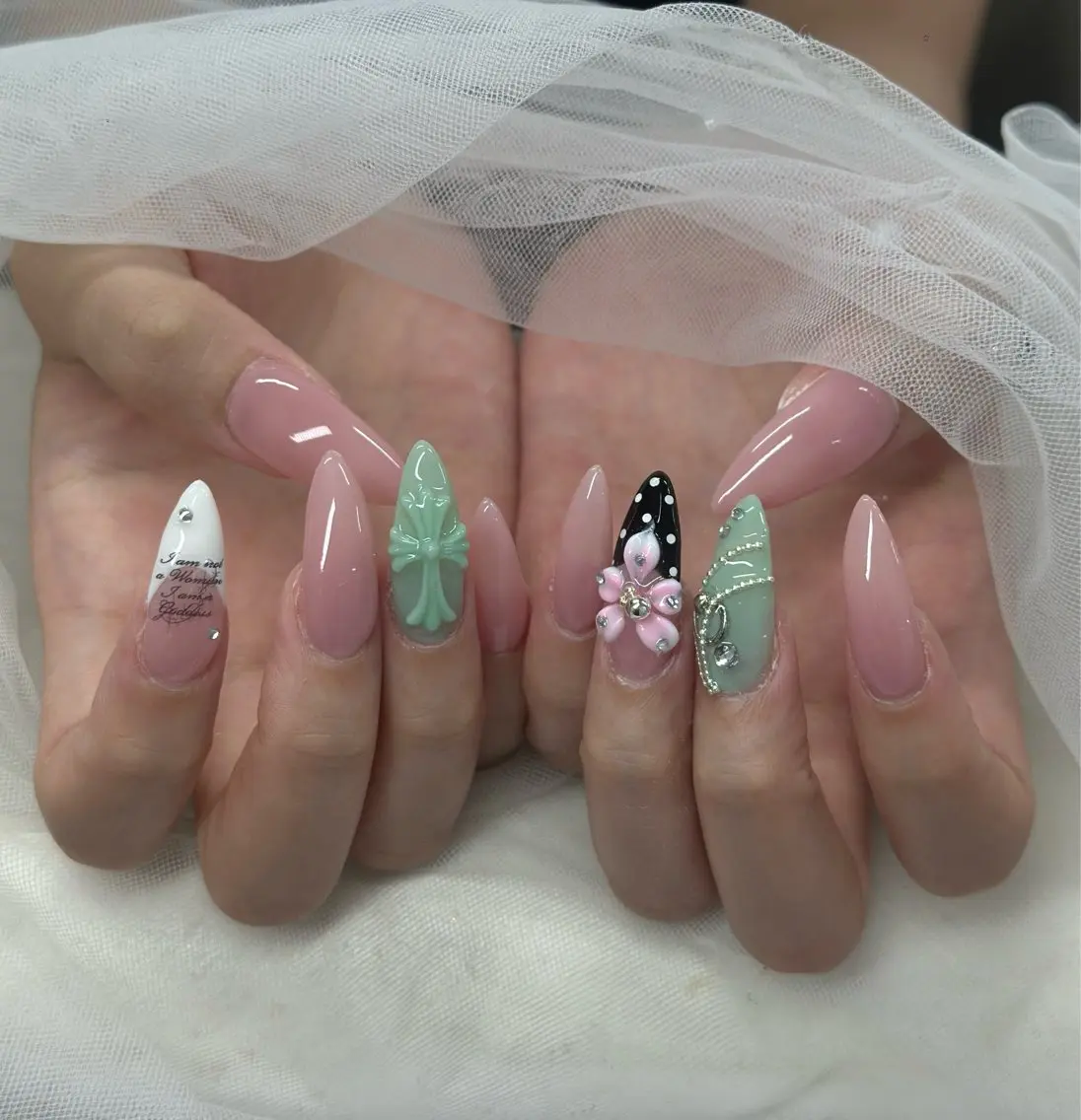 ネイル ハンドネイル R Nailのネイルデザイン