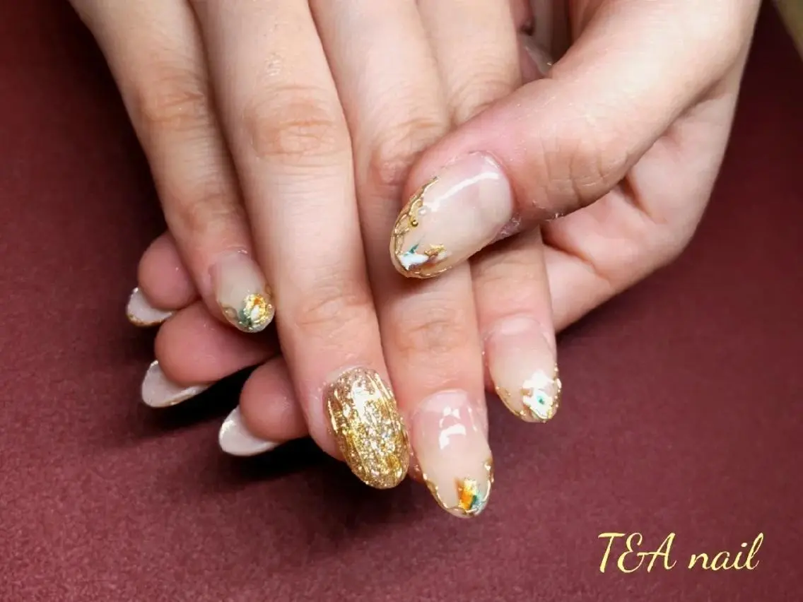ミディアム ネイル 長さ出し ジェルネイル ゴールド スカルプネイル ブライダルネイル T&A nailのネイルデザイン