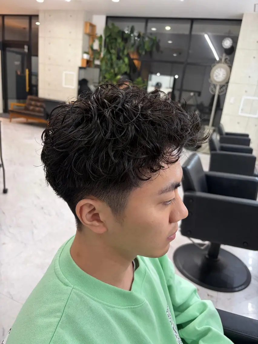 ショート パーマ メンズ メンズパーマ カット パーマ トリートメント ダブルカラー メンズパーマ大成のヘアスタイル