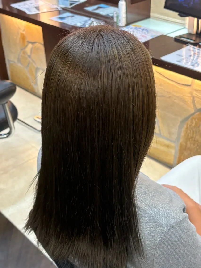 ロング ヘアカラー 細田 舞乃のヘアスタイル
