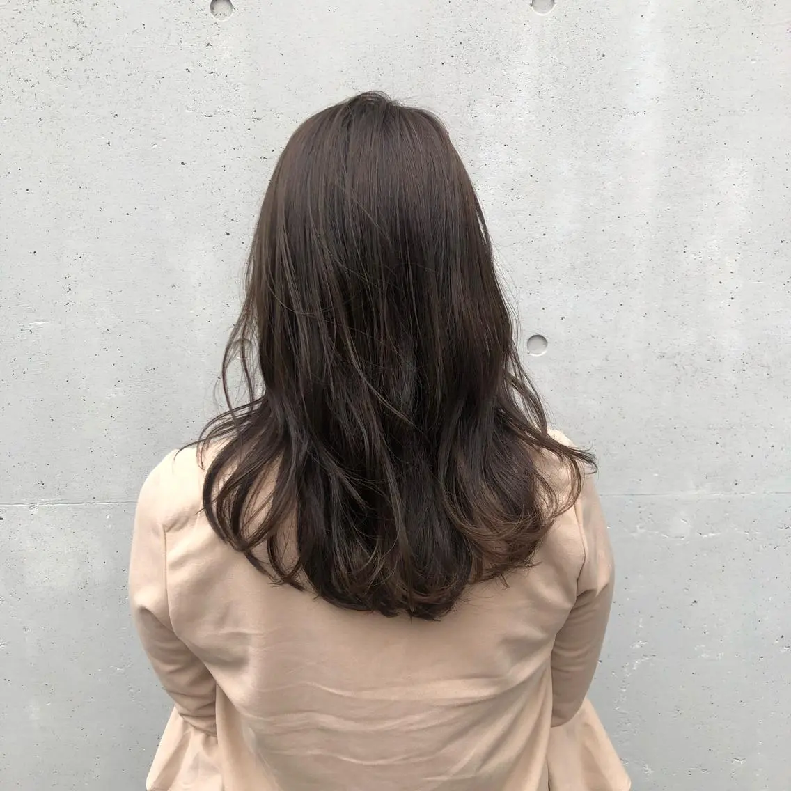 ミディアム カラー ベージュカラー 透明感カラー カット ヘアカラー トリートメント 酸性縮毛矯正🧴韓国 レイヤー/髪質改善のヘアスタイル