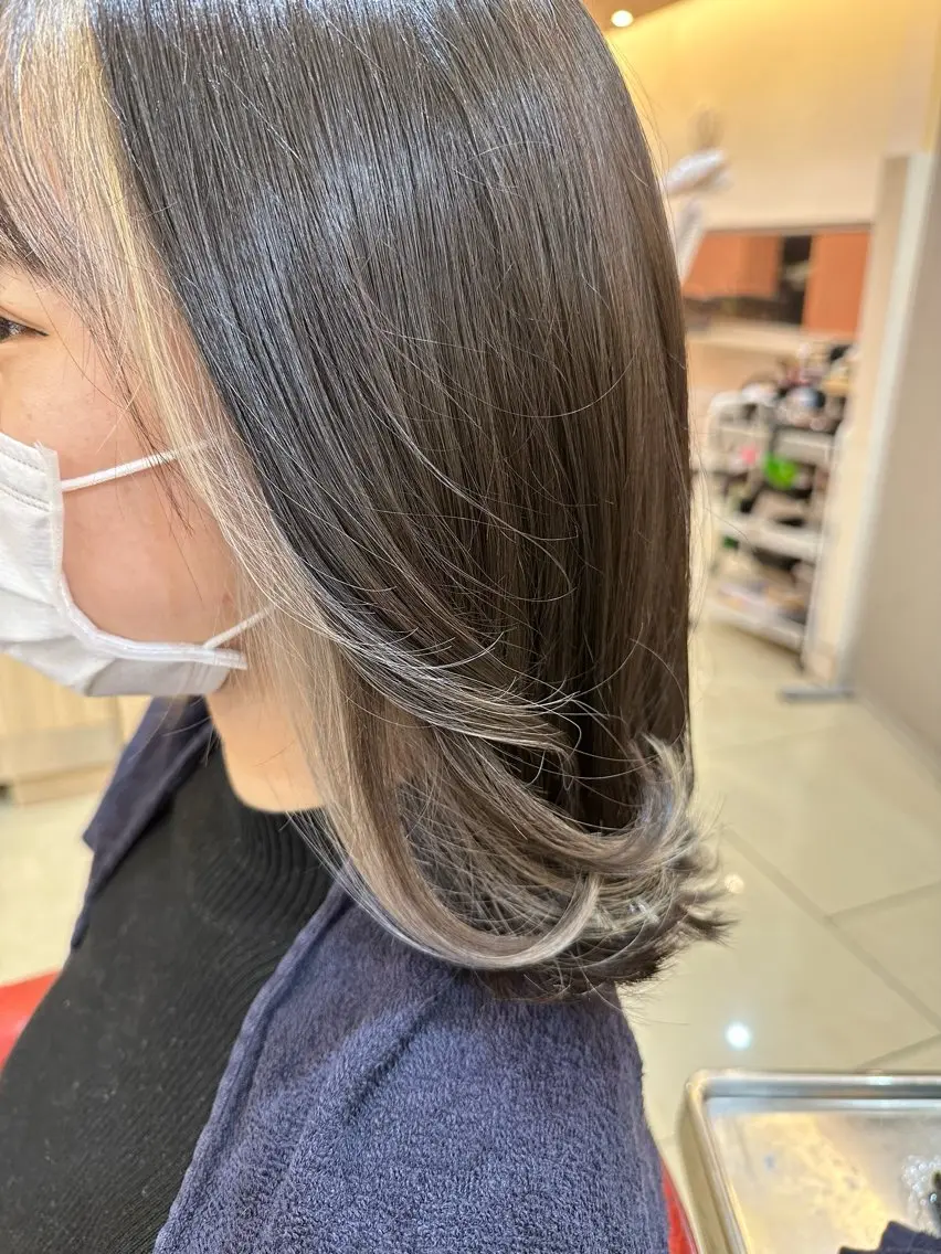 セミロング カラー 小坂直輝【髪質改善・ 似合わせカット】のヘアスタイル