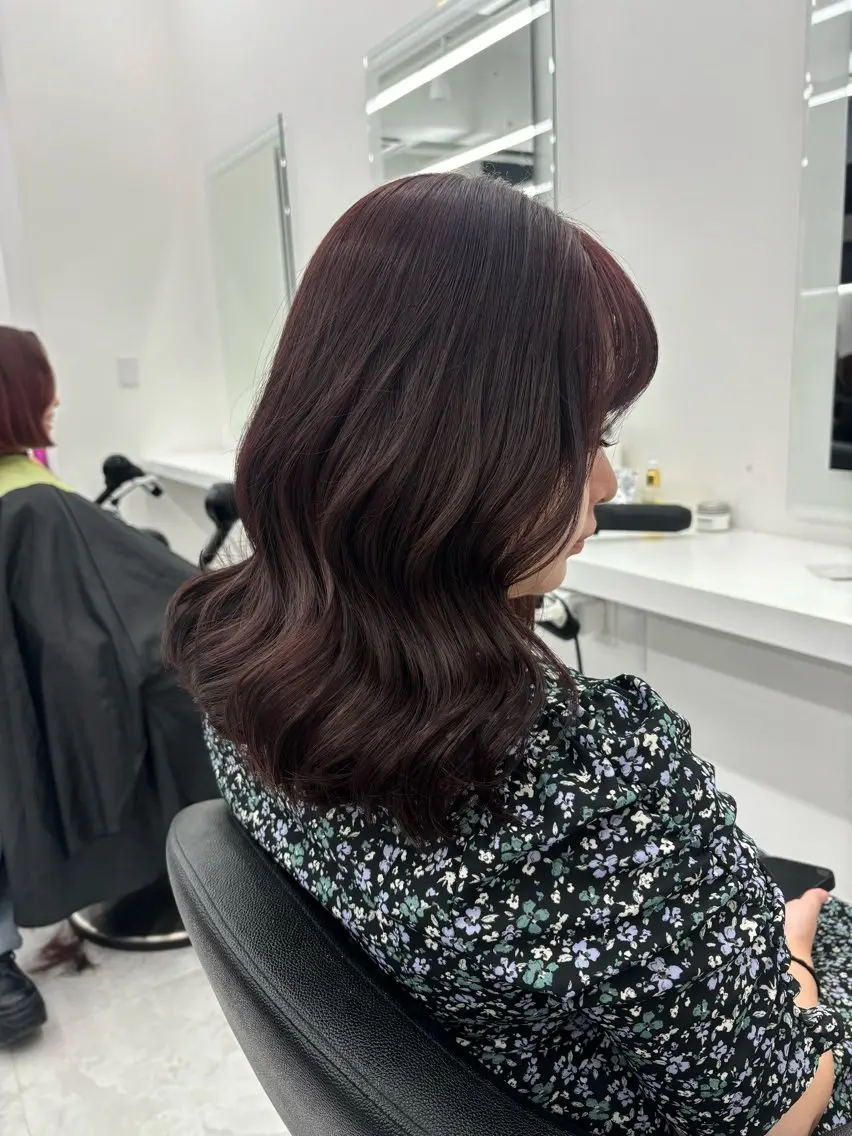 ロング カラー 抜け感レイヤー︴ ニュアンスカラーのヘアスタイル